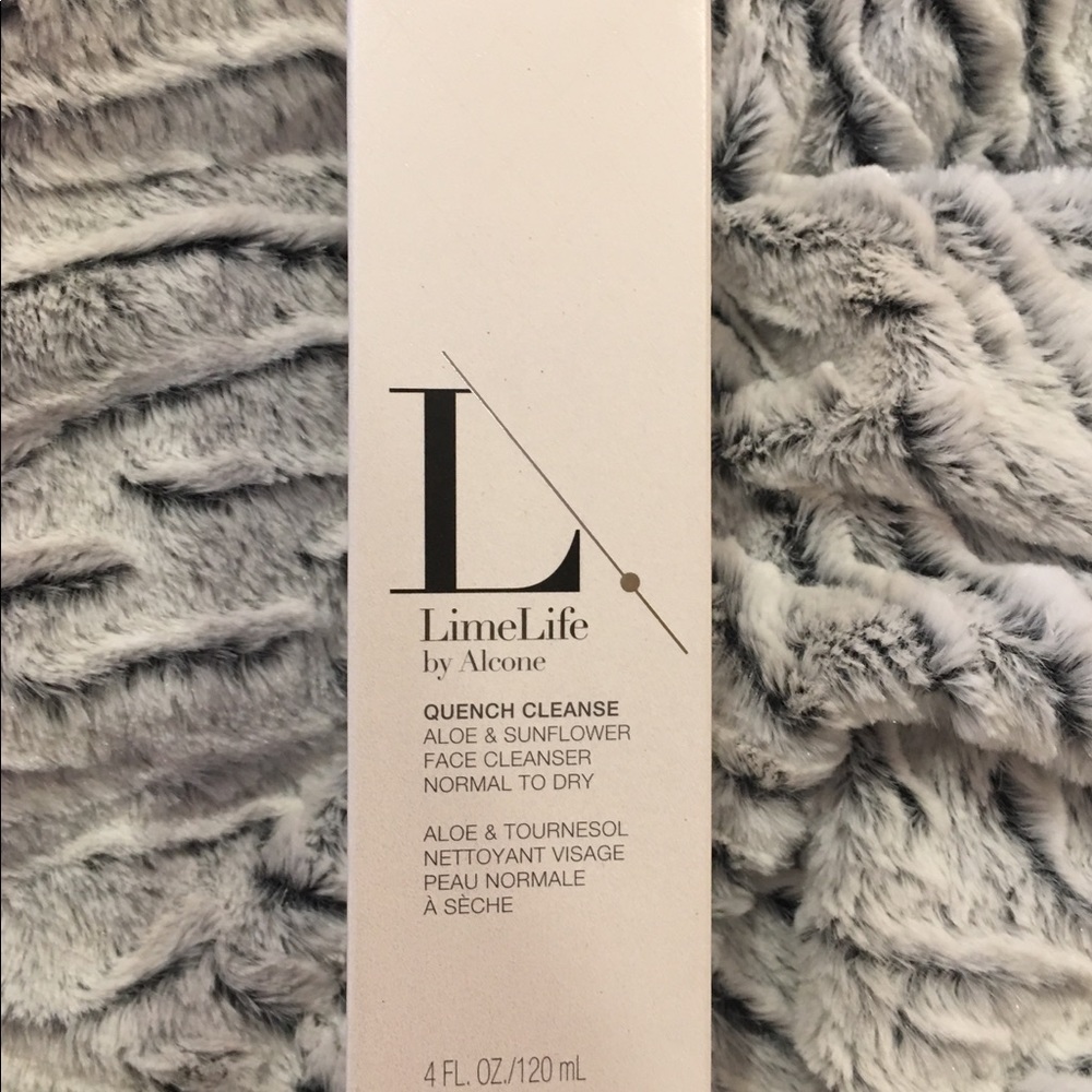 🌻Limelife Quench Cleanse Facial Cleanser🌻
